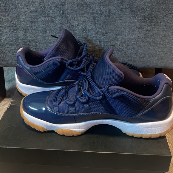 Air Jordan 11 Retro Low-Top Sneakers - Picture 3 of 10